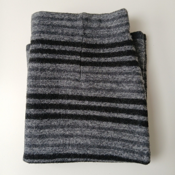 Toad & Co 100% Merino Wool Skirt Black Gray Stripe Women's Small - Picture 6 of 6